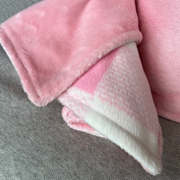 Pink Fleece Double-Sided Throw-Blanket - Picture 4 of 9
